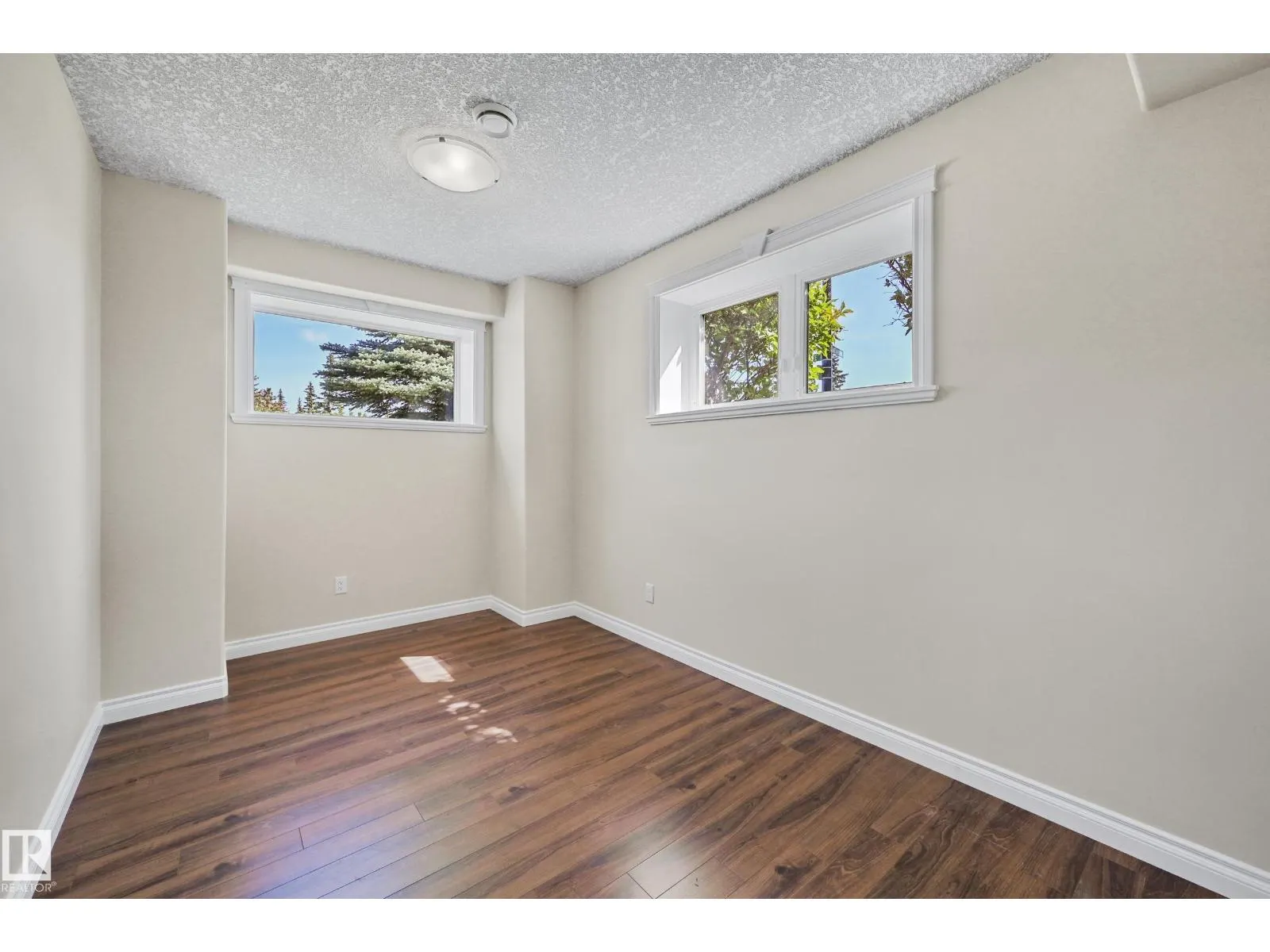 1213 ADAMSON DR SW