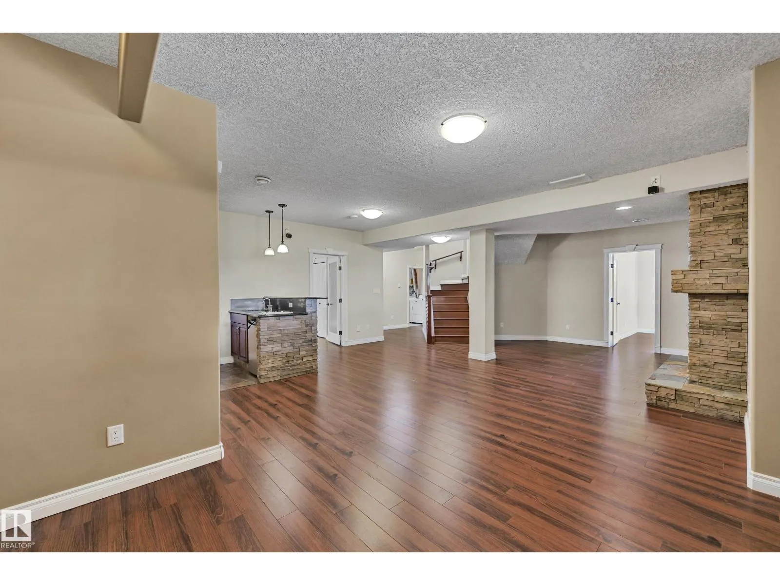 1213 ADAMSON DR SW