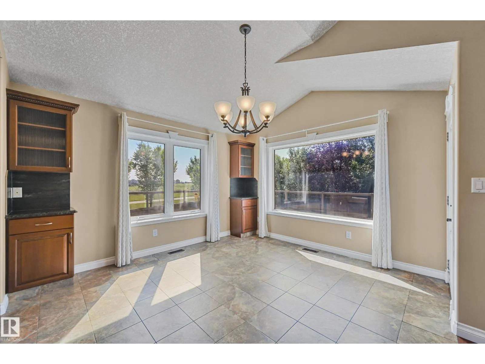1213 ADAMSON DR SW