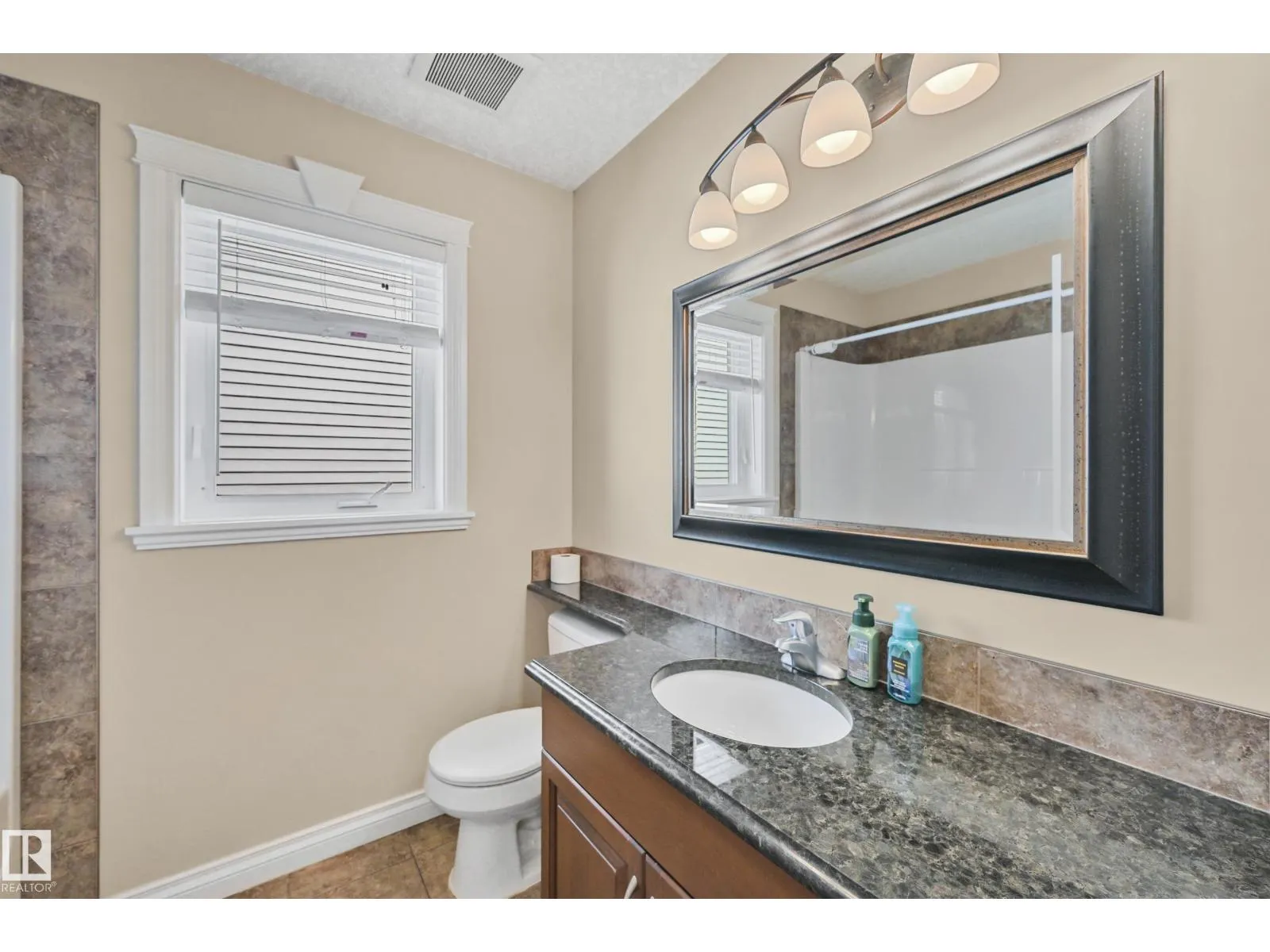 1213 ADAMSON DR SW