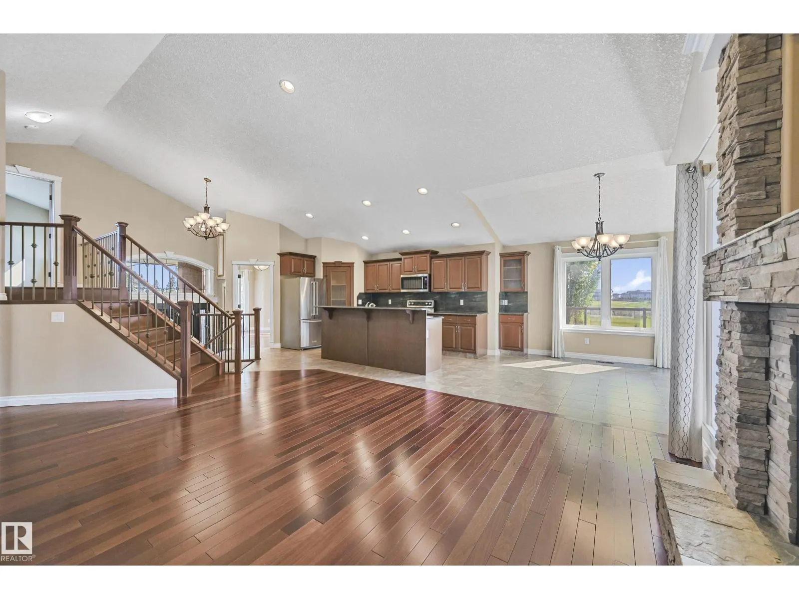 1213 ADAMSON DR SW