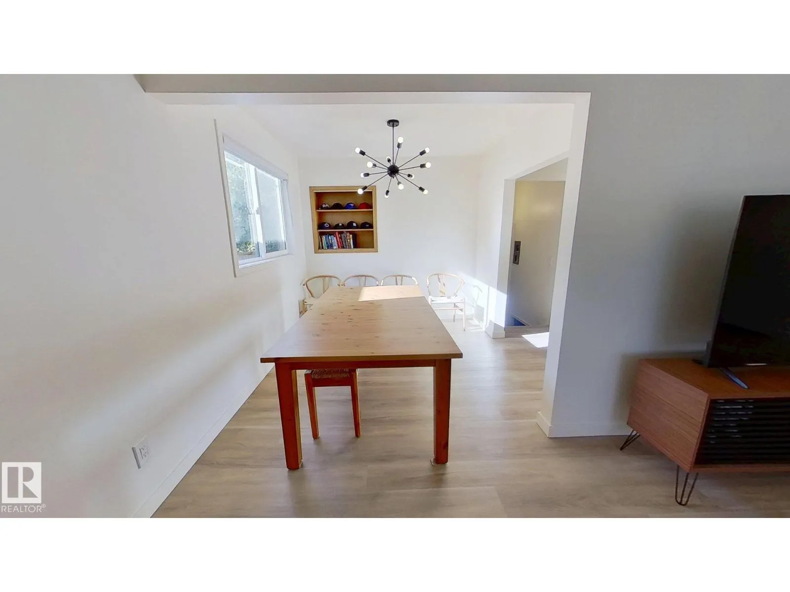 16466 104A AV NW