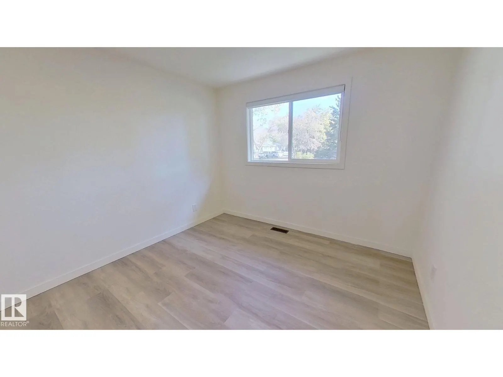16466 104A AV NW