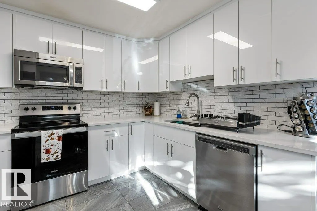 16487 115 ST NW