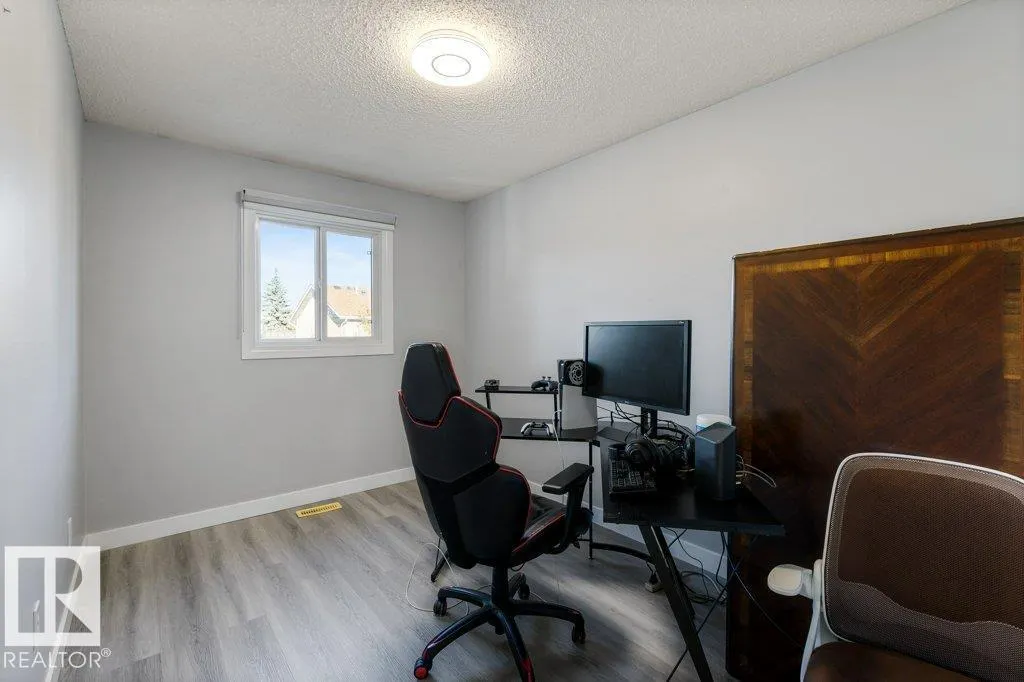 16487 115 ST NW