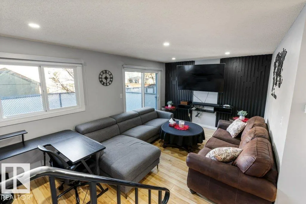 16487 115 ST NW