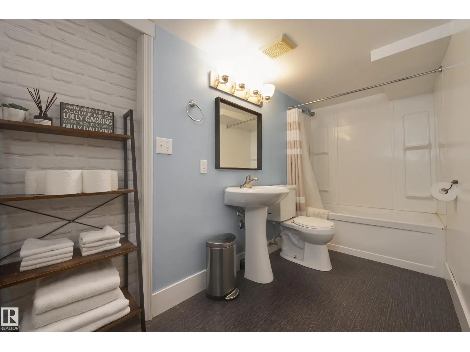 #11 51121 RGE ROAD 270