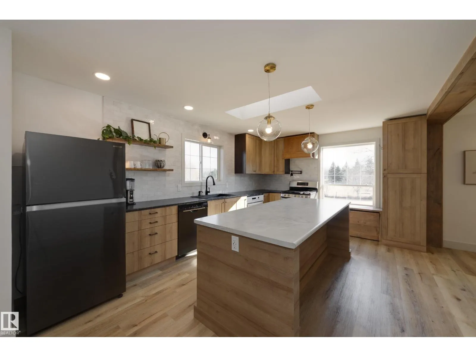 #11 51121 RGE ROAD 270