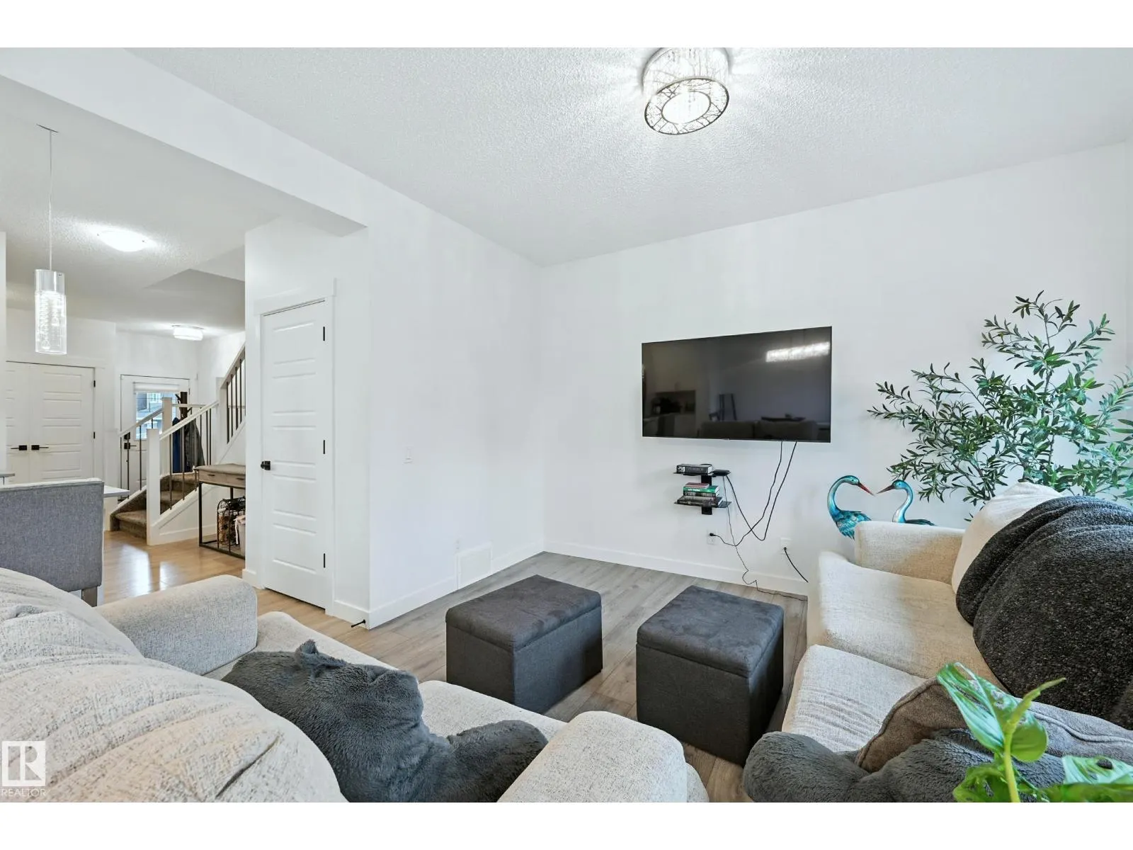 16603 31 AV SW