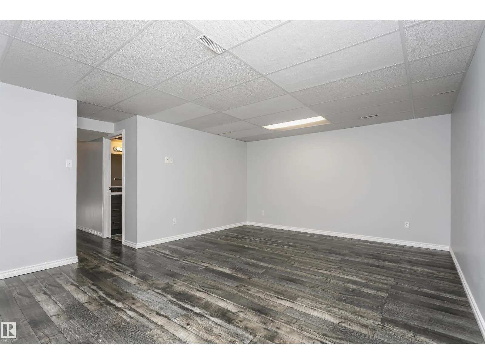 9142 165 AV NW