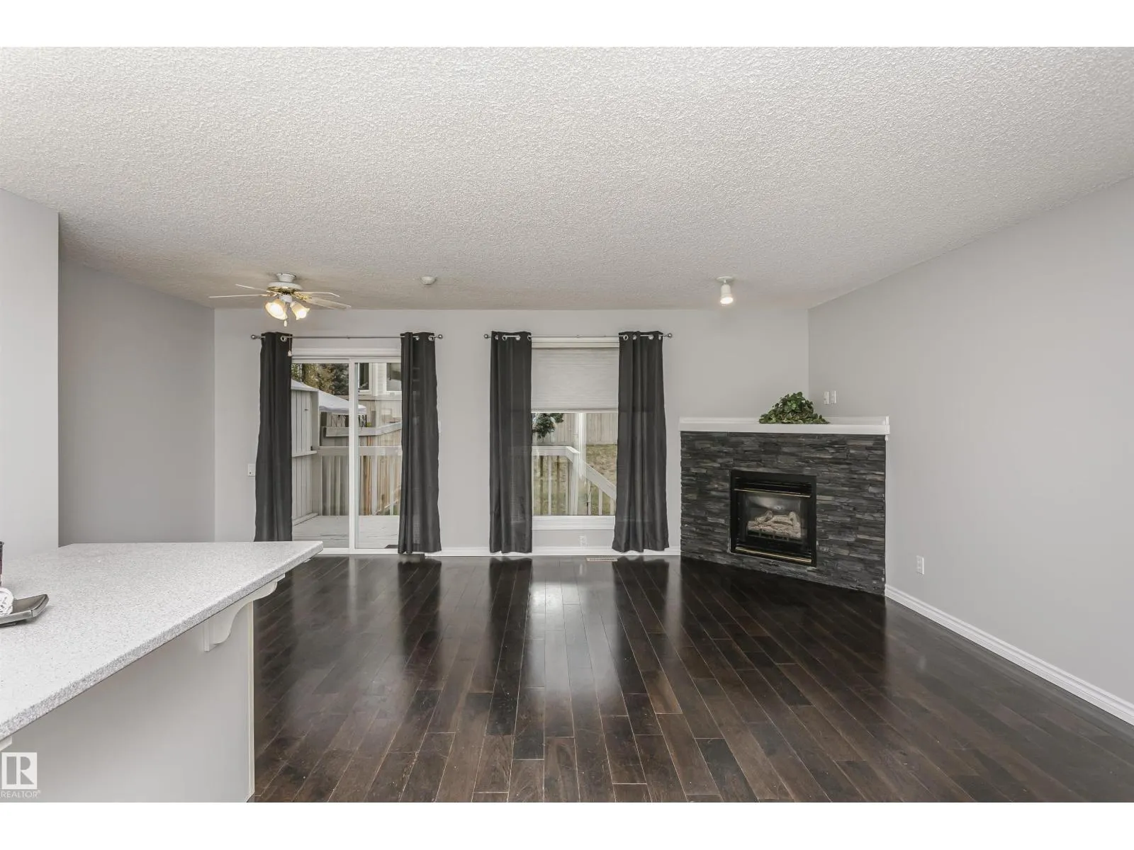 9142 165 AV NW