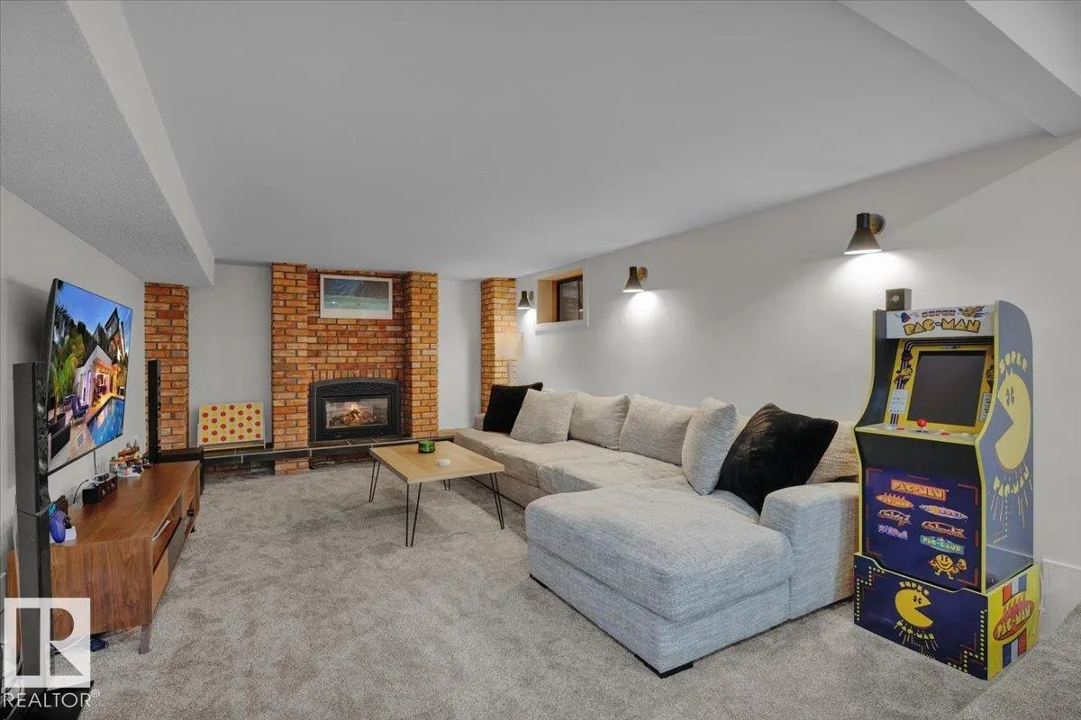 14717 48 AV NW
