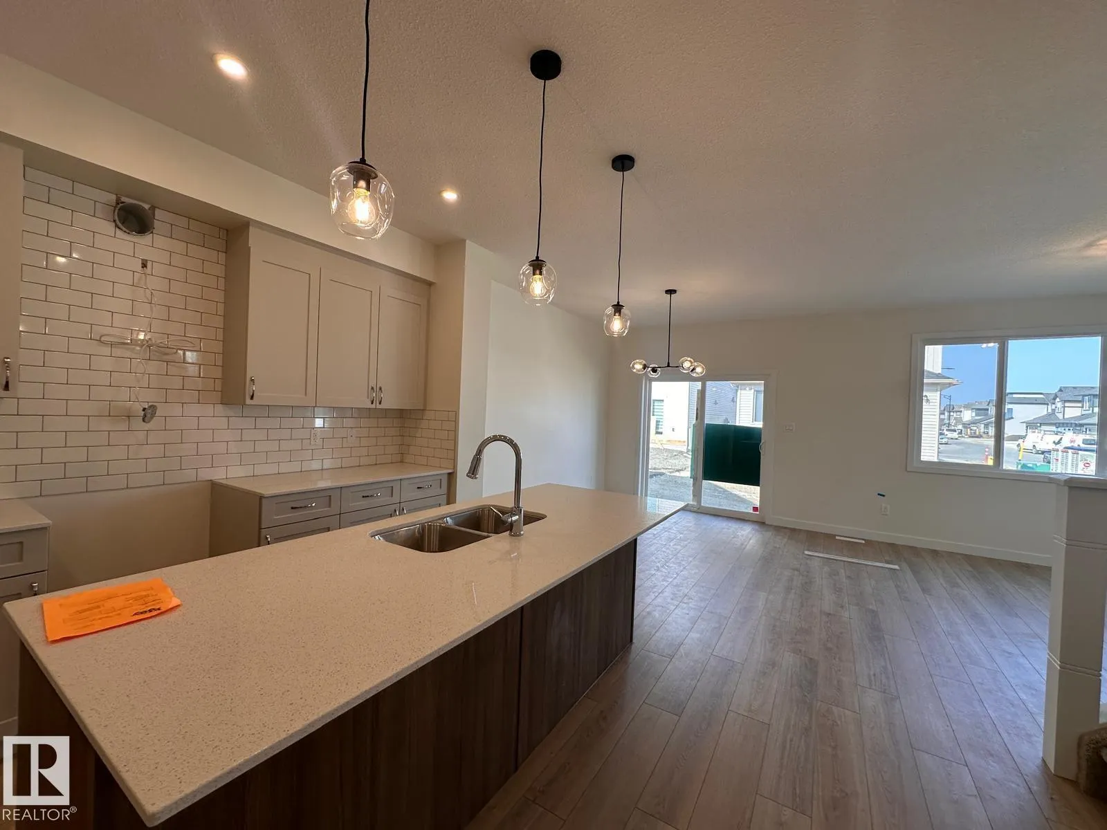 6304 KING WD SW