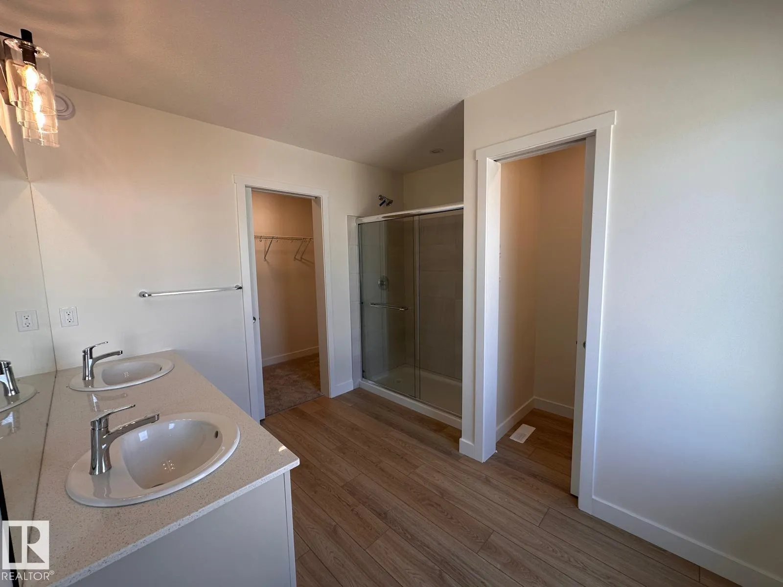 6304 KING WD SW