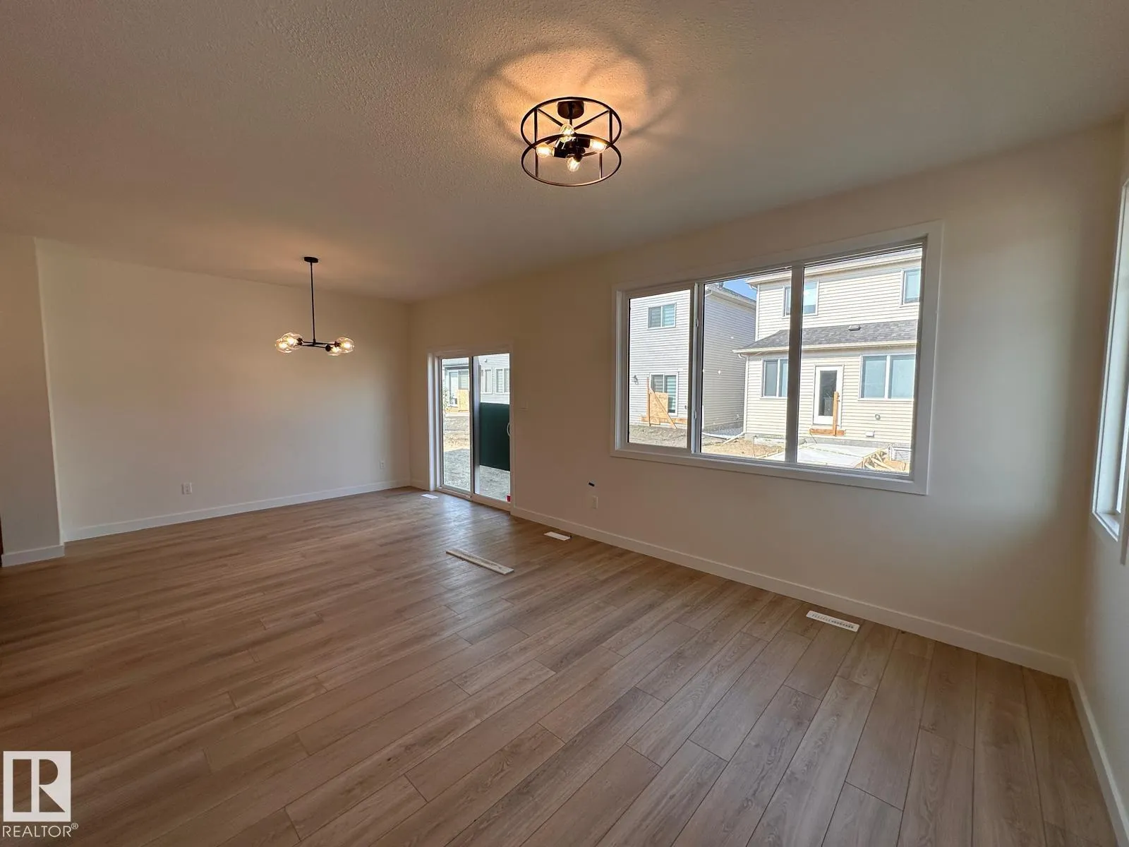 6304 KING WD SW