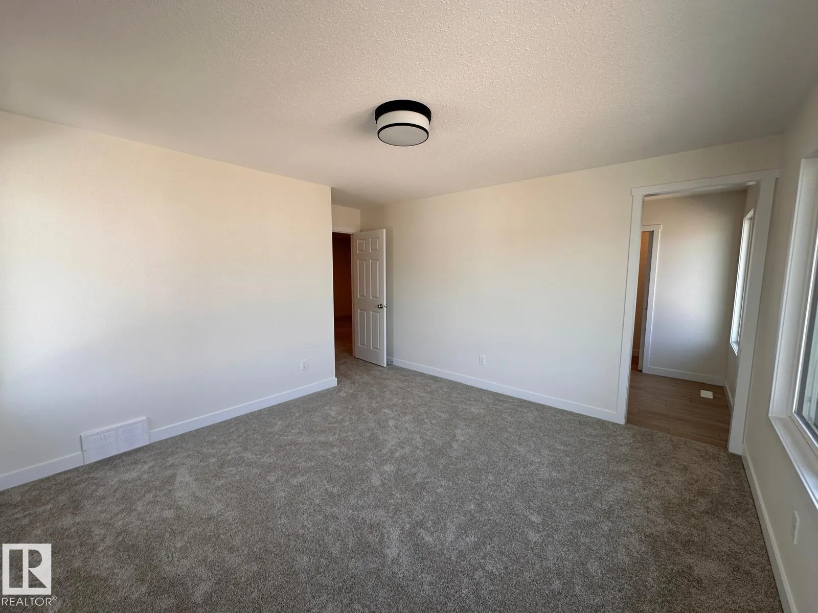 6304 KING WD SW