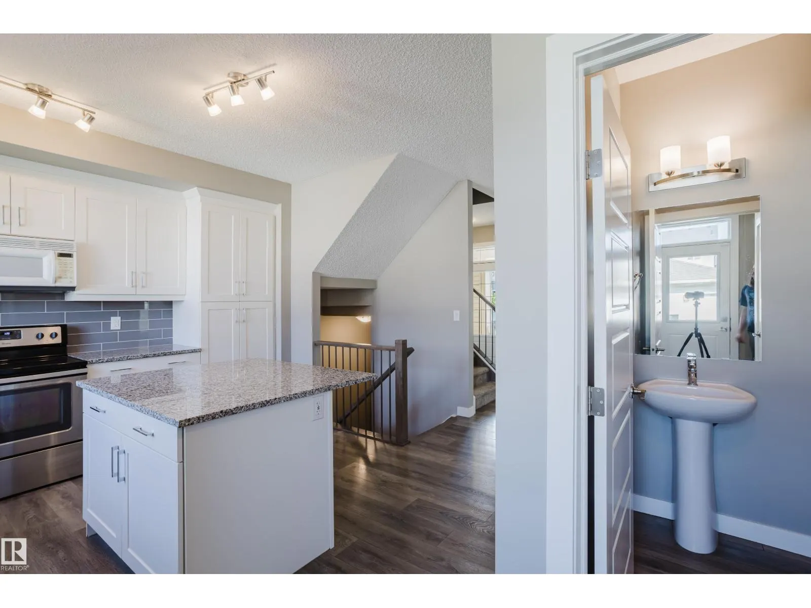 8142 CHAPPELLE WY SW