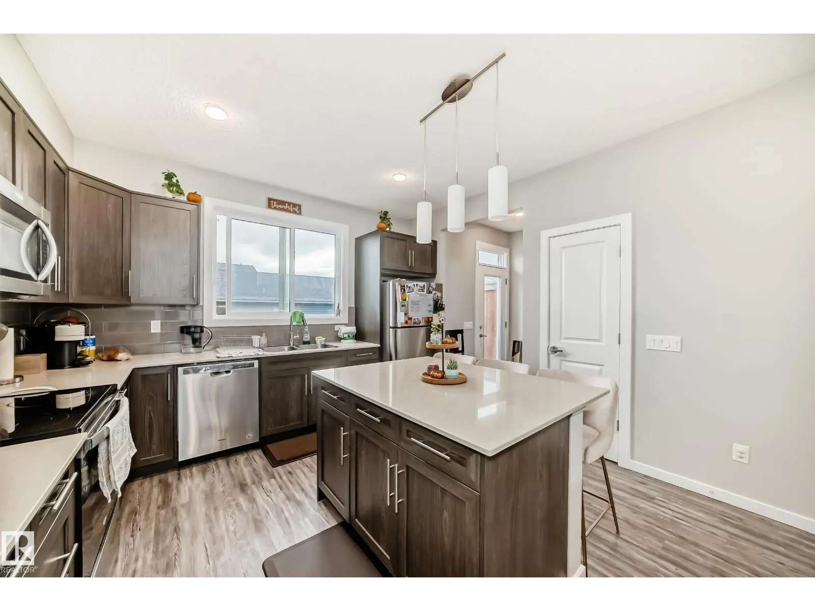 2609 MAPLE WY NW