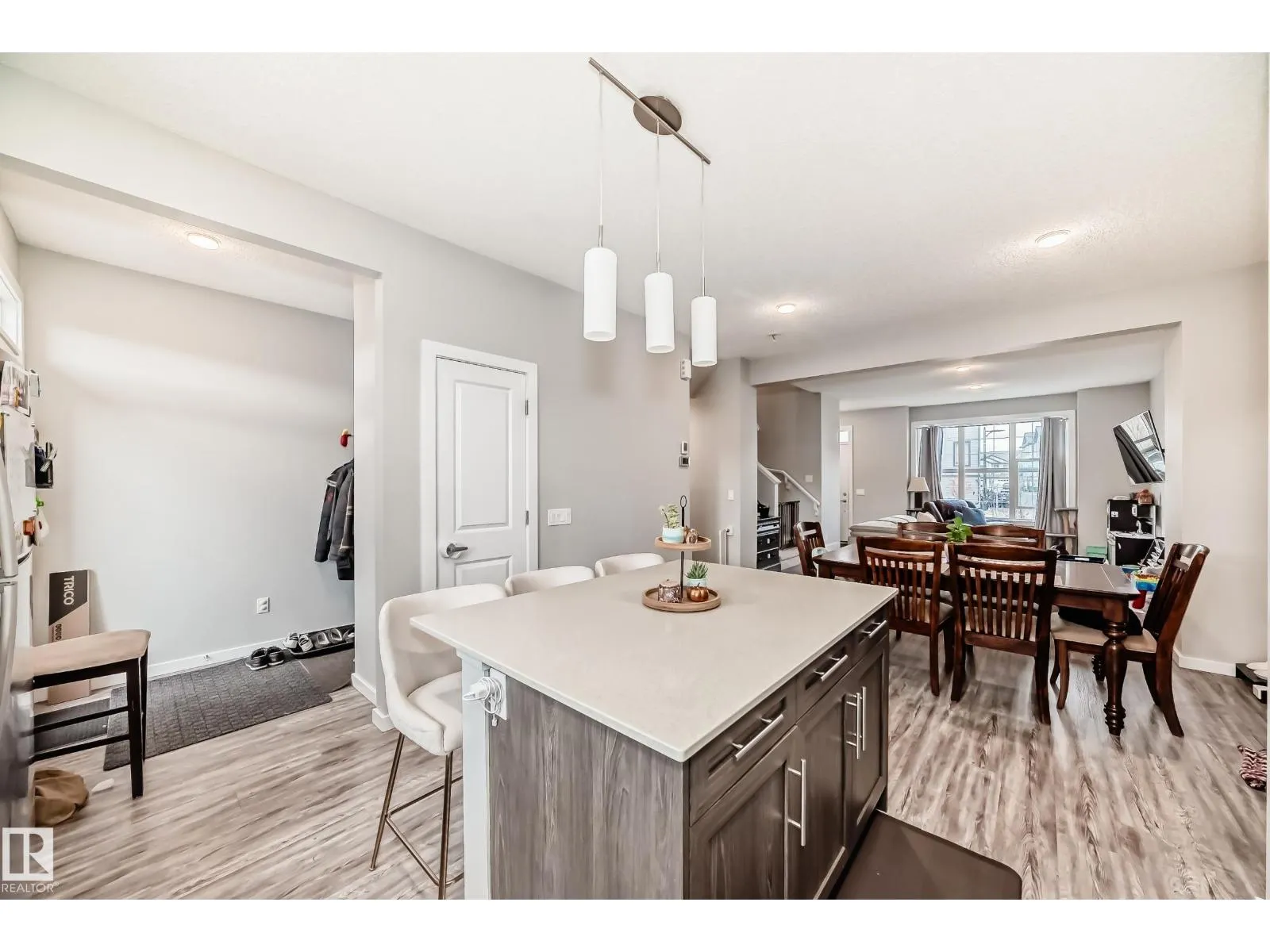 2609 MAPLE WY NW
