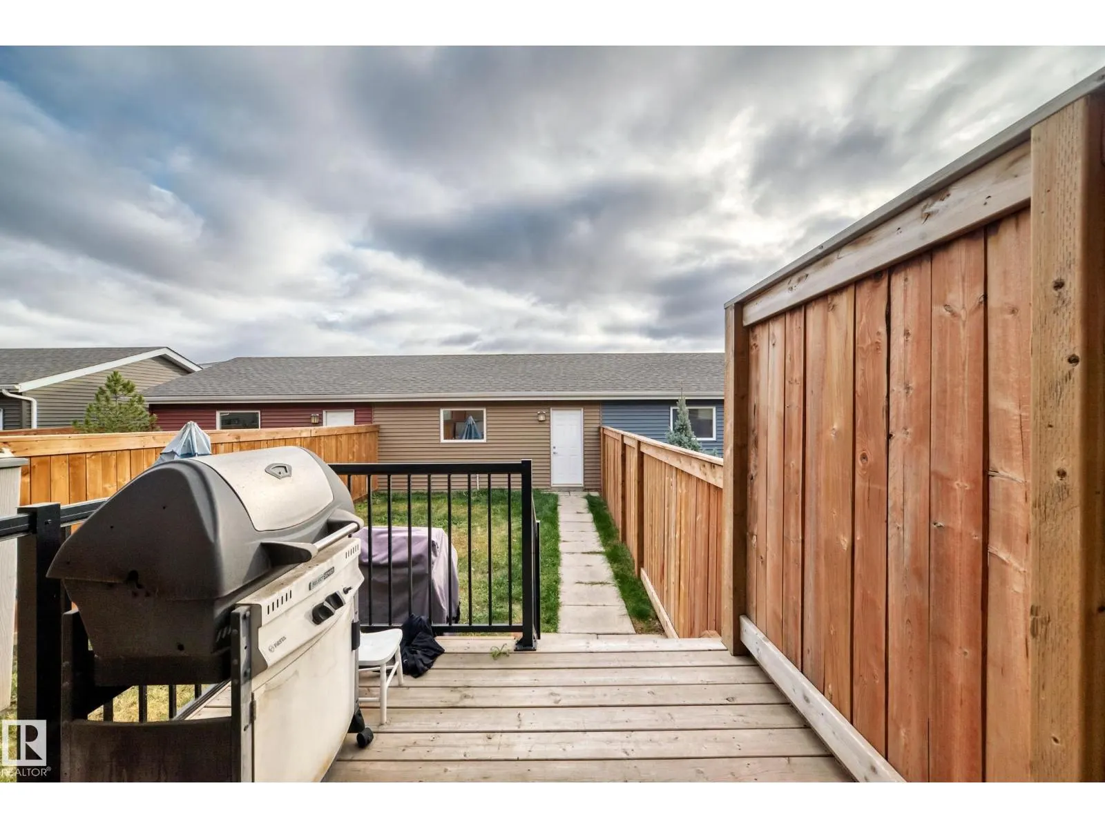 2609 MAPLE WY NW
