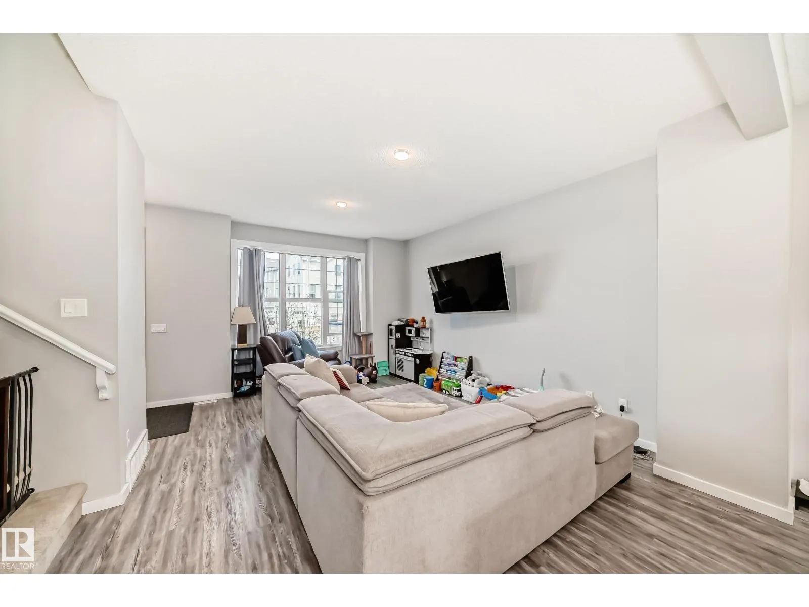 2609 MAPLE WY NW