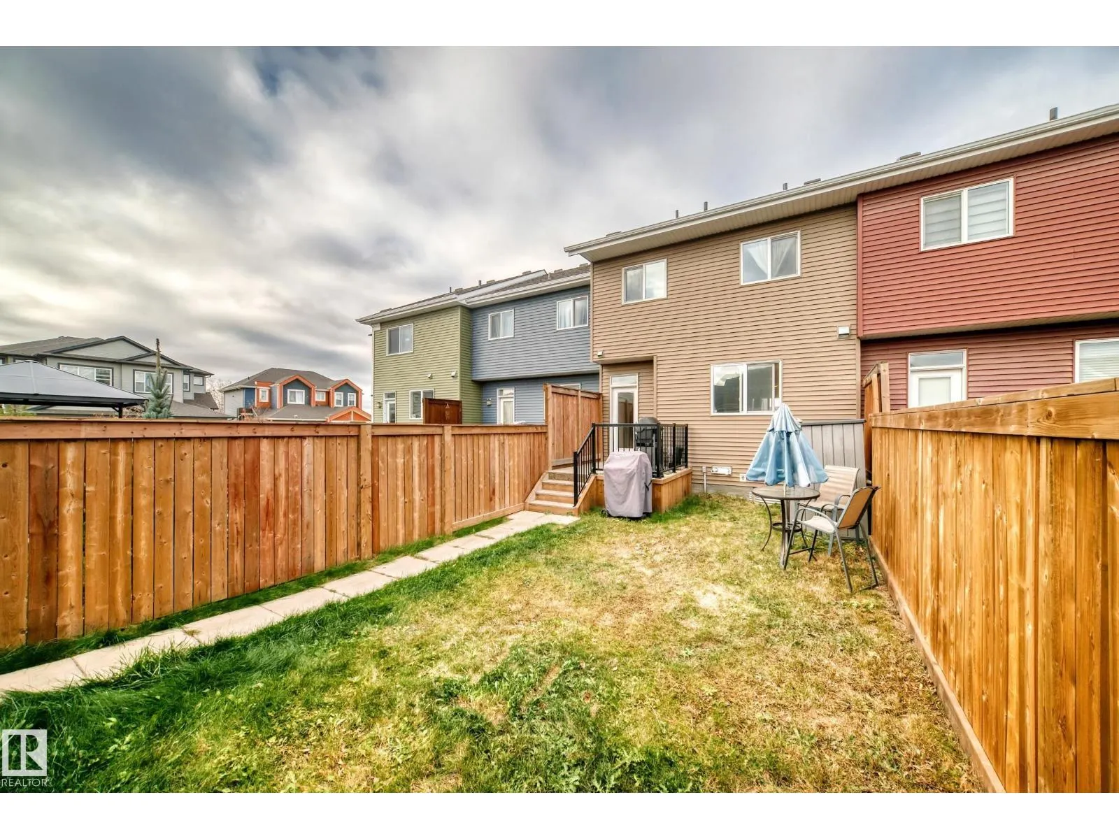 2609 MAPLE WY NW