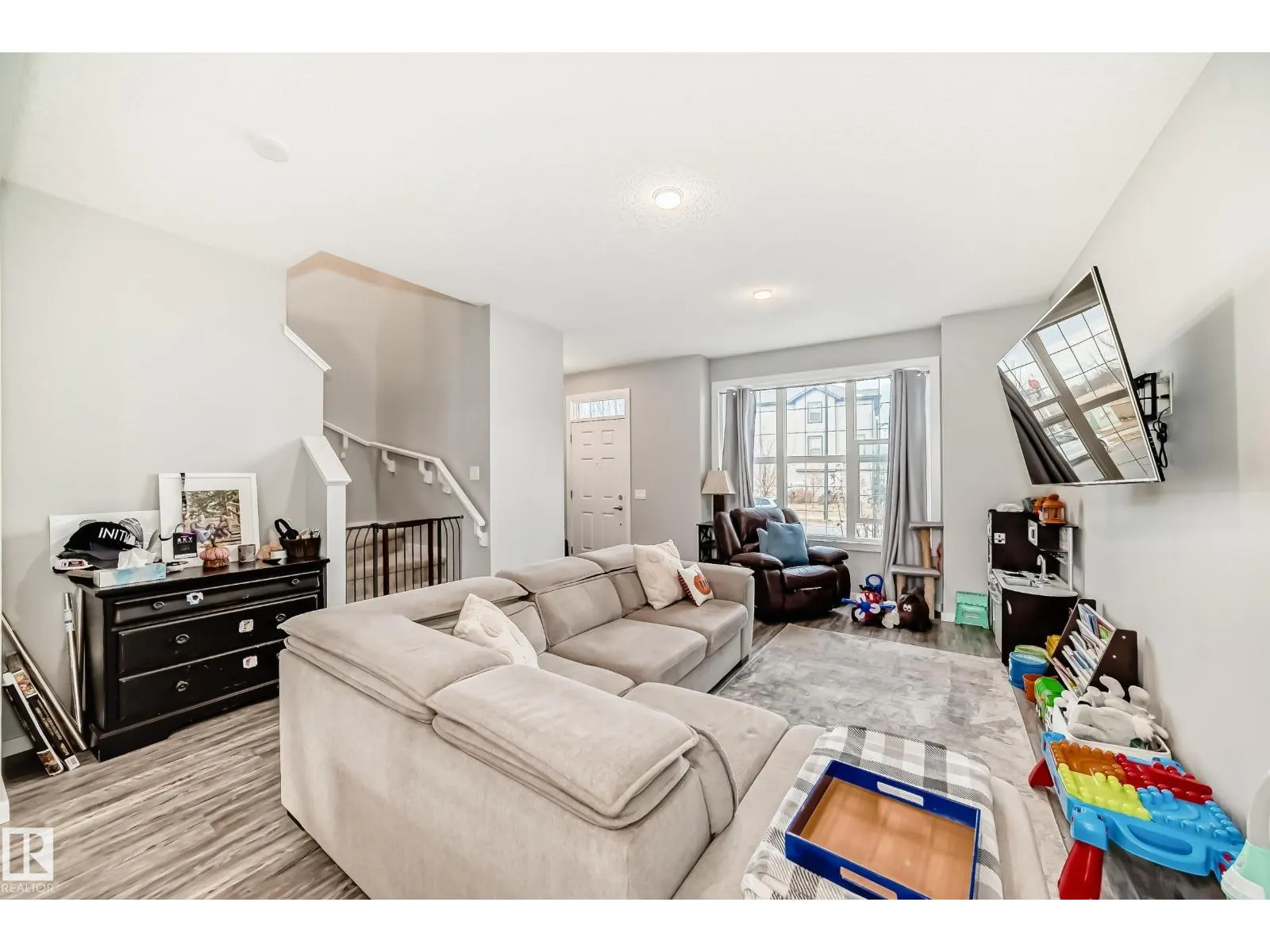 2609 MAPLE WY NW