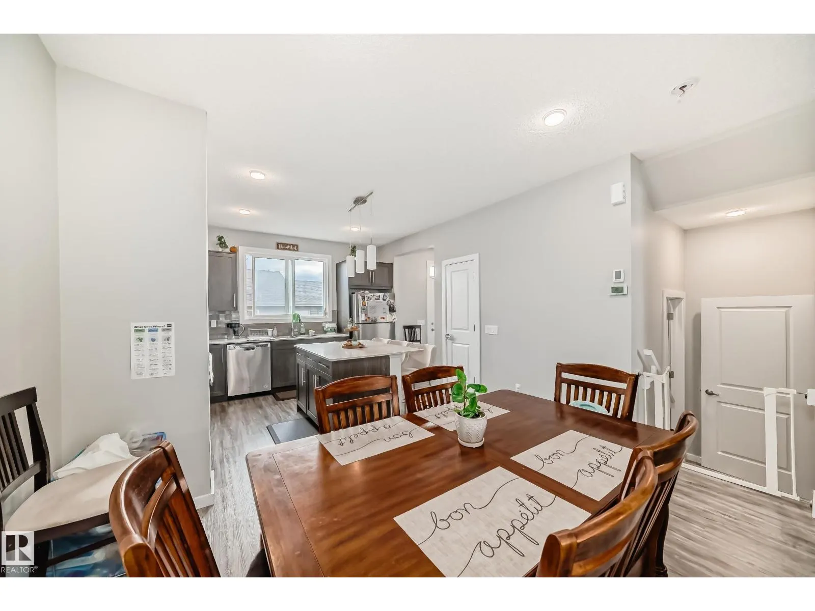 2609 MAPLE WY NW