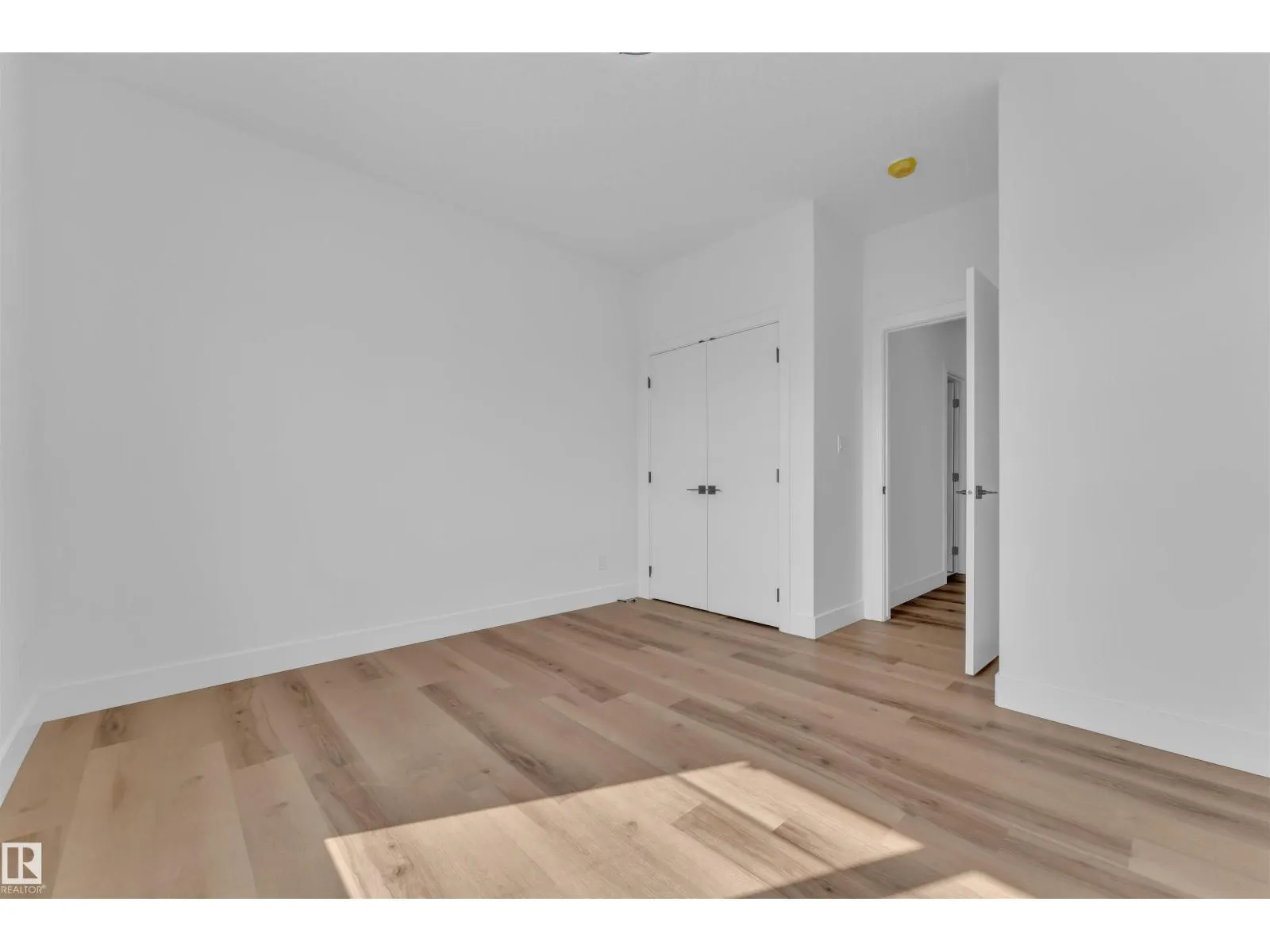 1914 155 AV NW