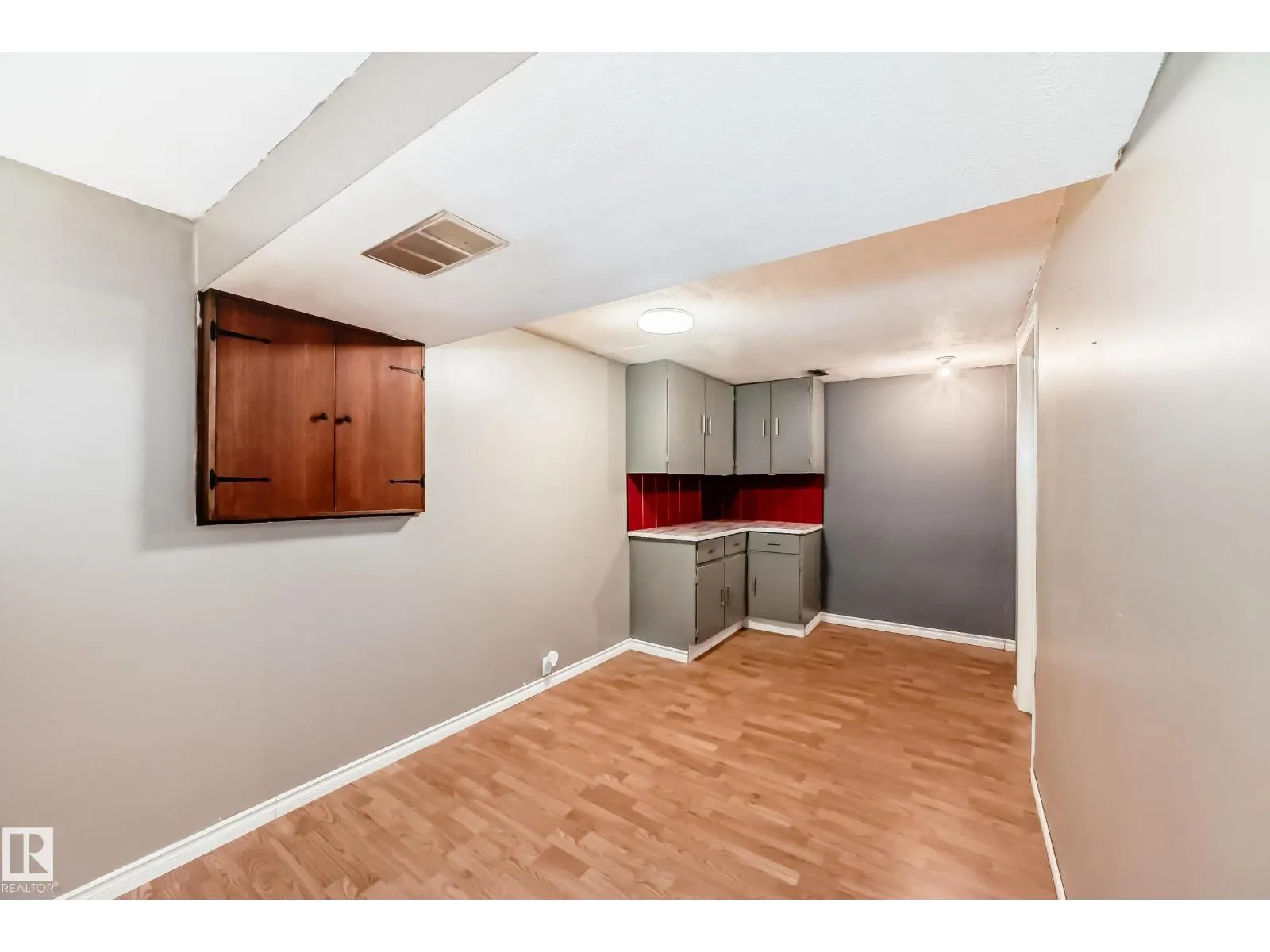 18215 80A AV NW