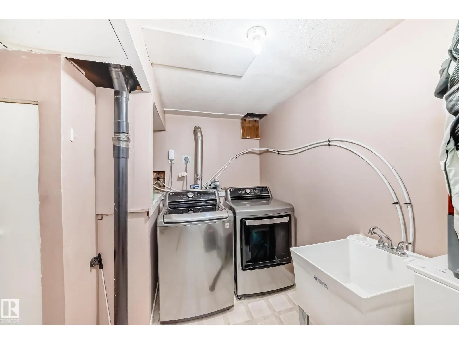 18215 80A AV NW
