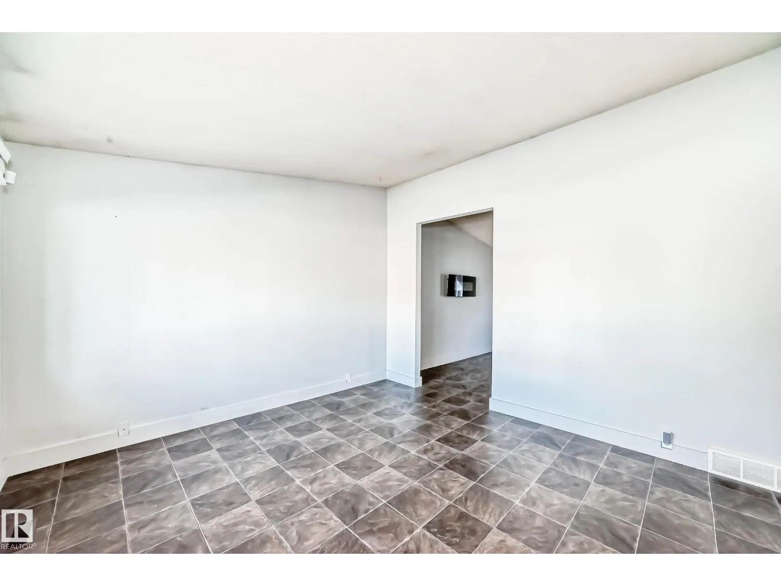 18215 80A AV NW