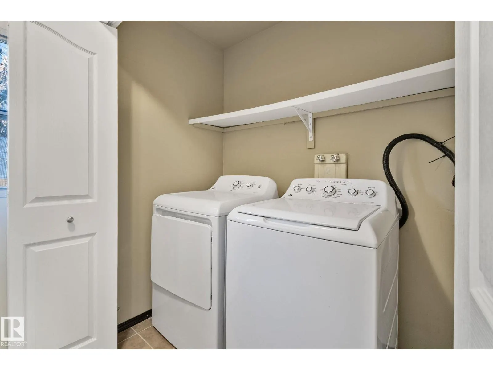 12218 143 AV NW