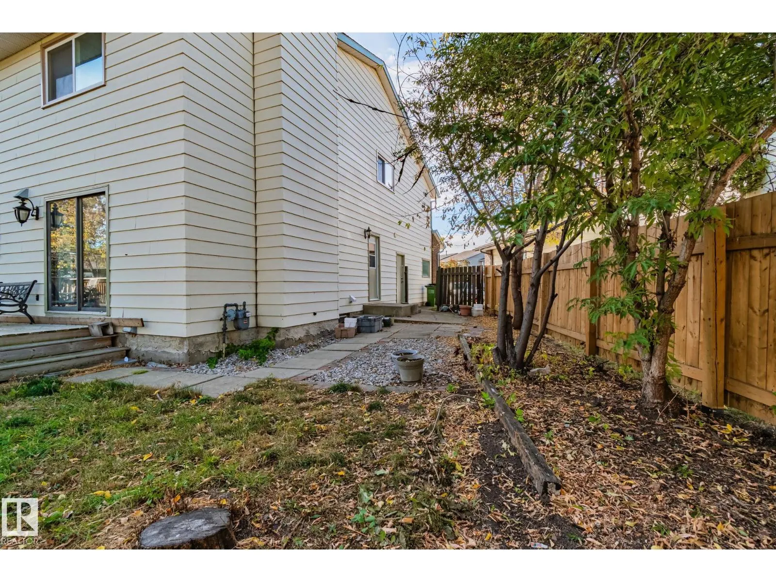 12218 143 AV NW