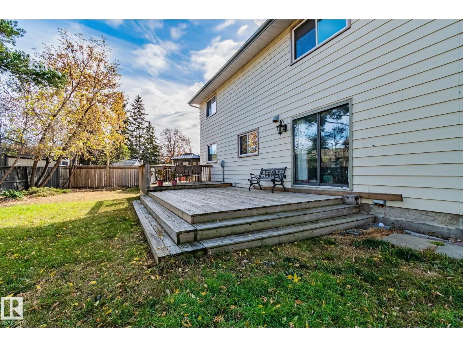 12218 143 AV NW