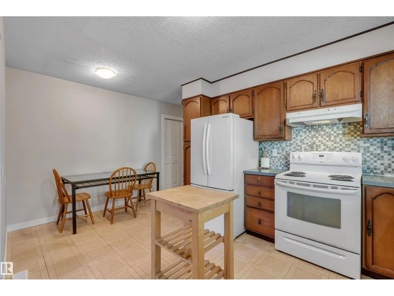 232 Rachview PL NW