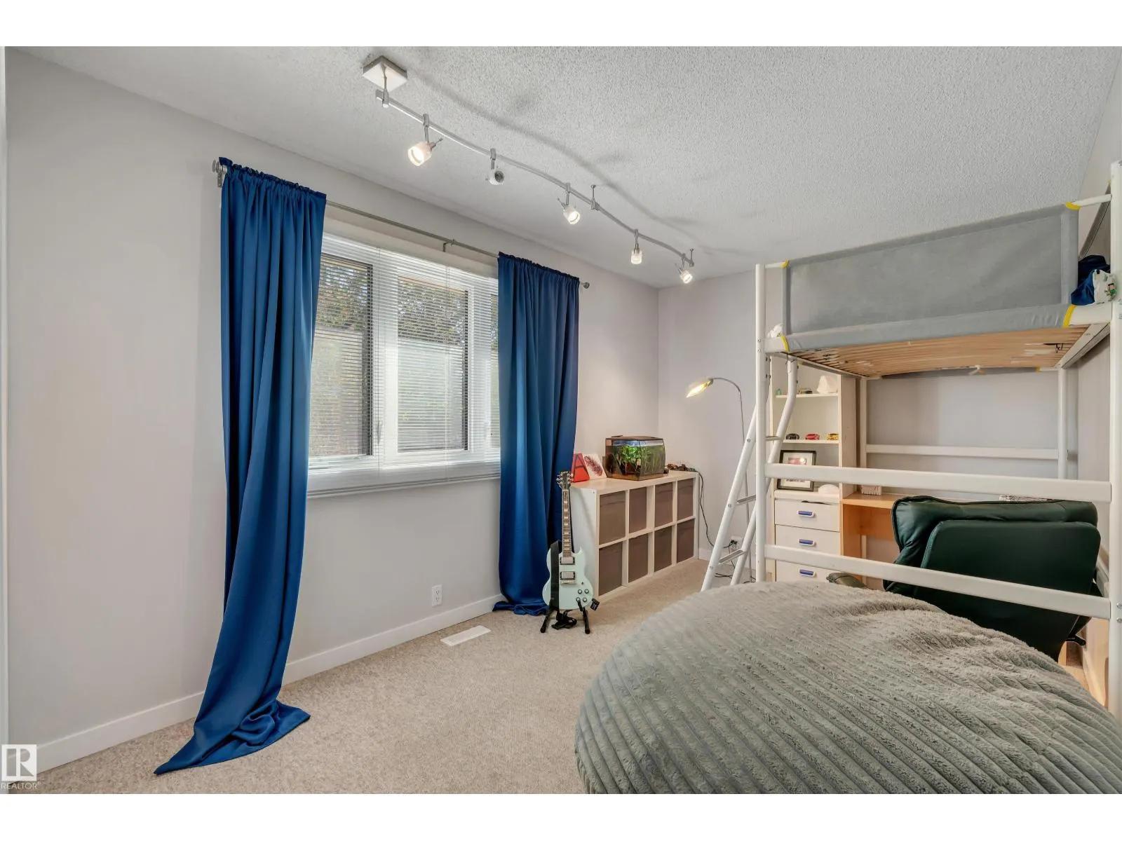232 Rachview PL NW