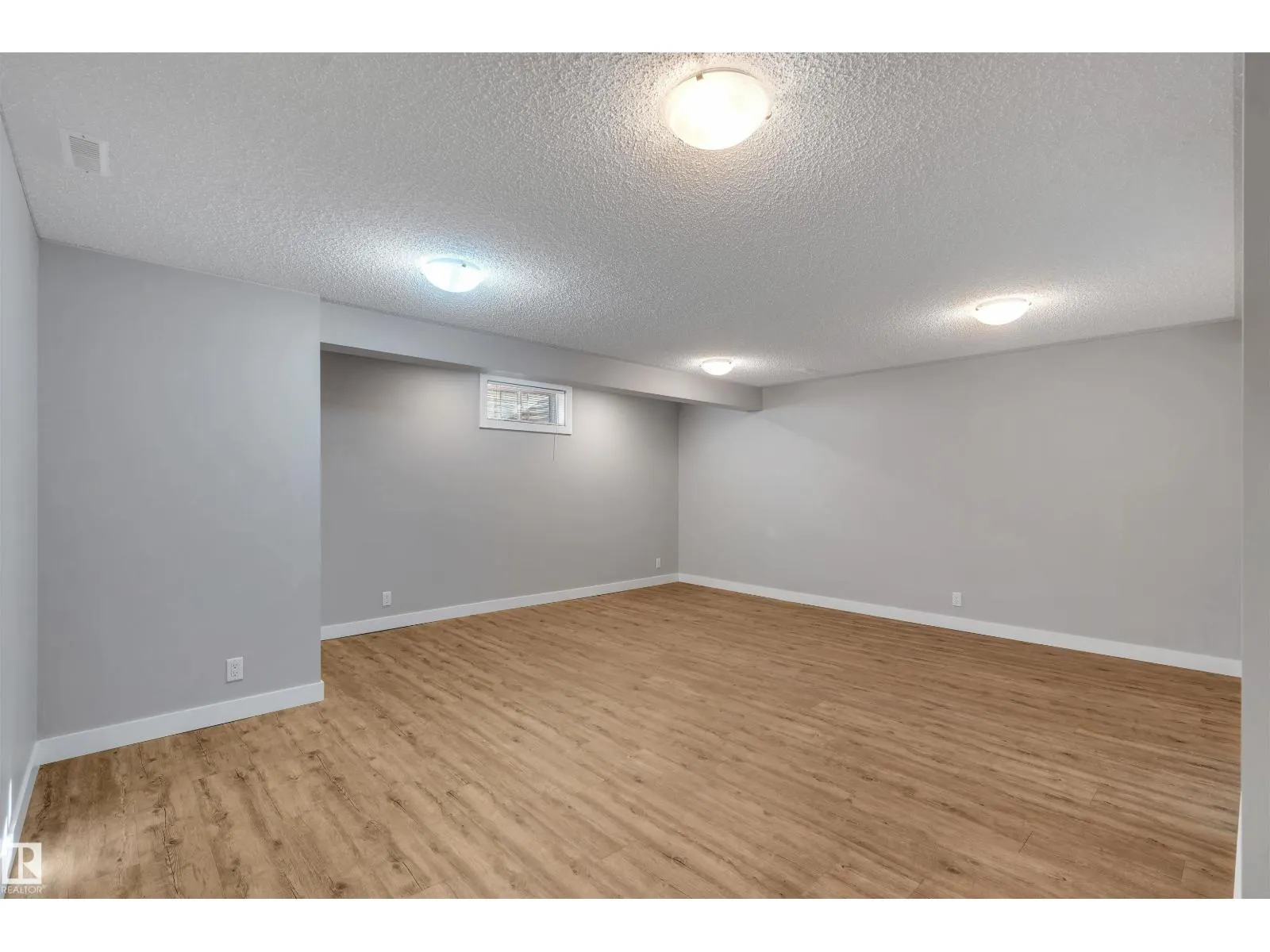 232 Rachview PL NW