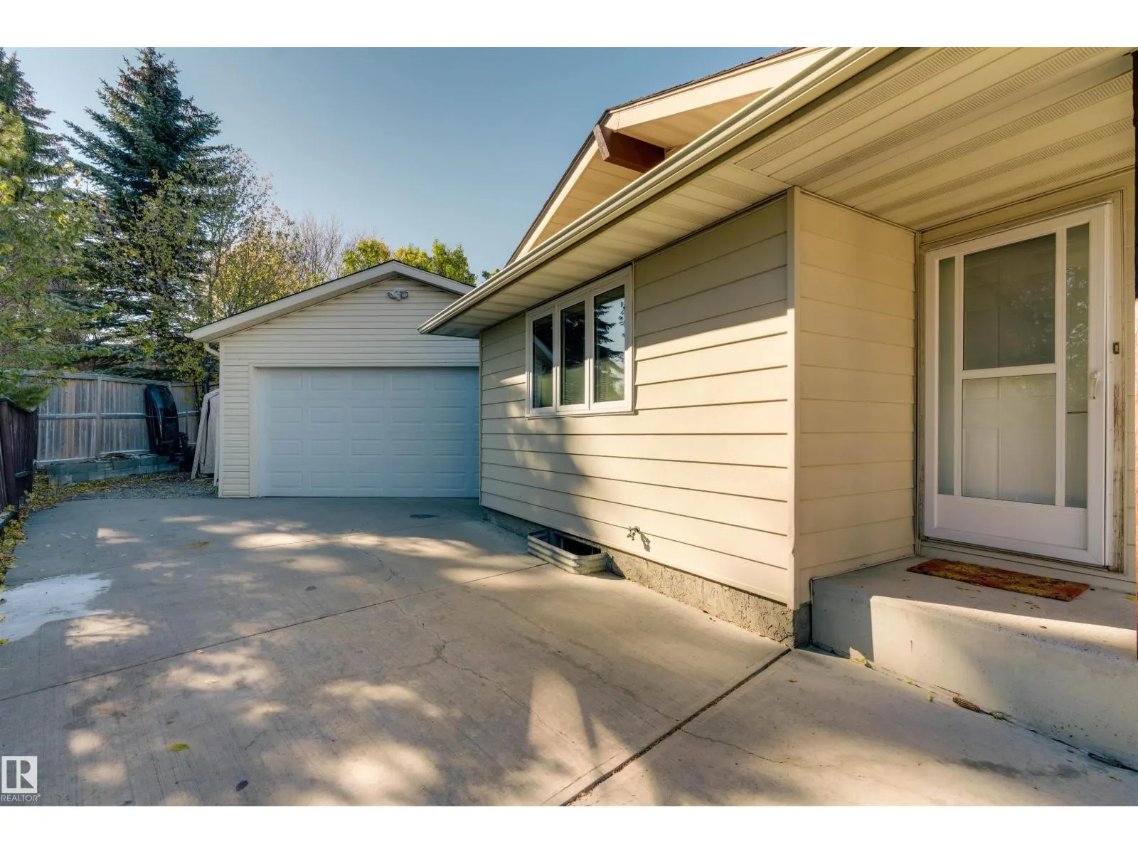 232 Rachview PL NW