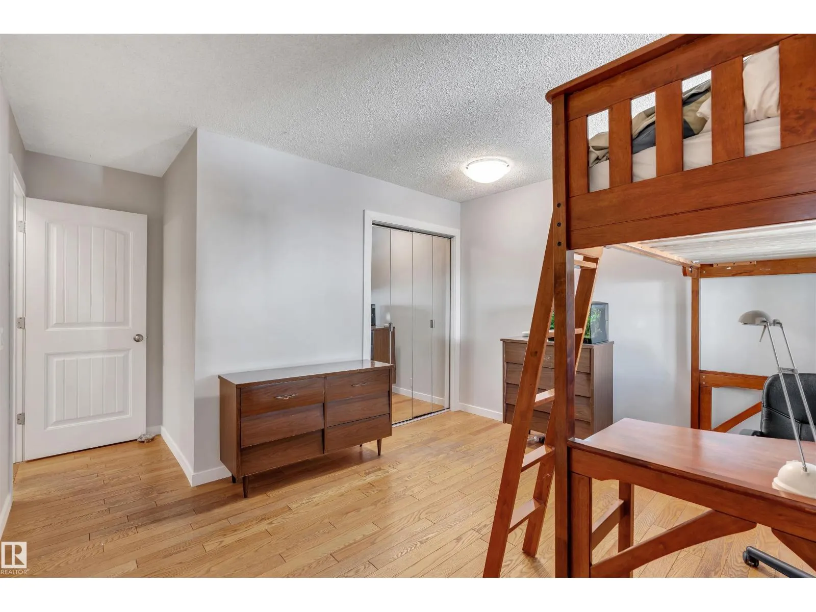 232 Rachview PL NW