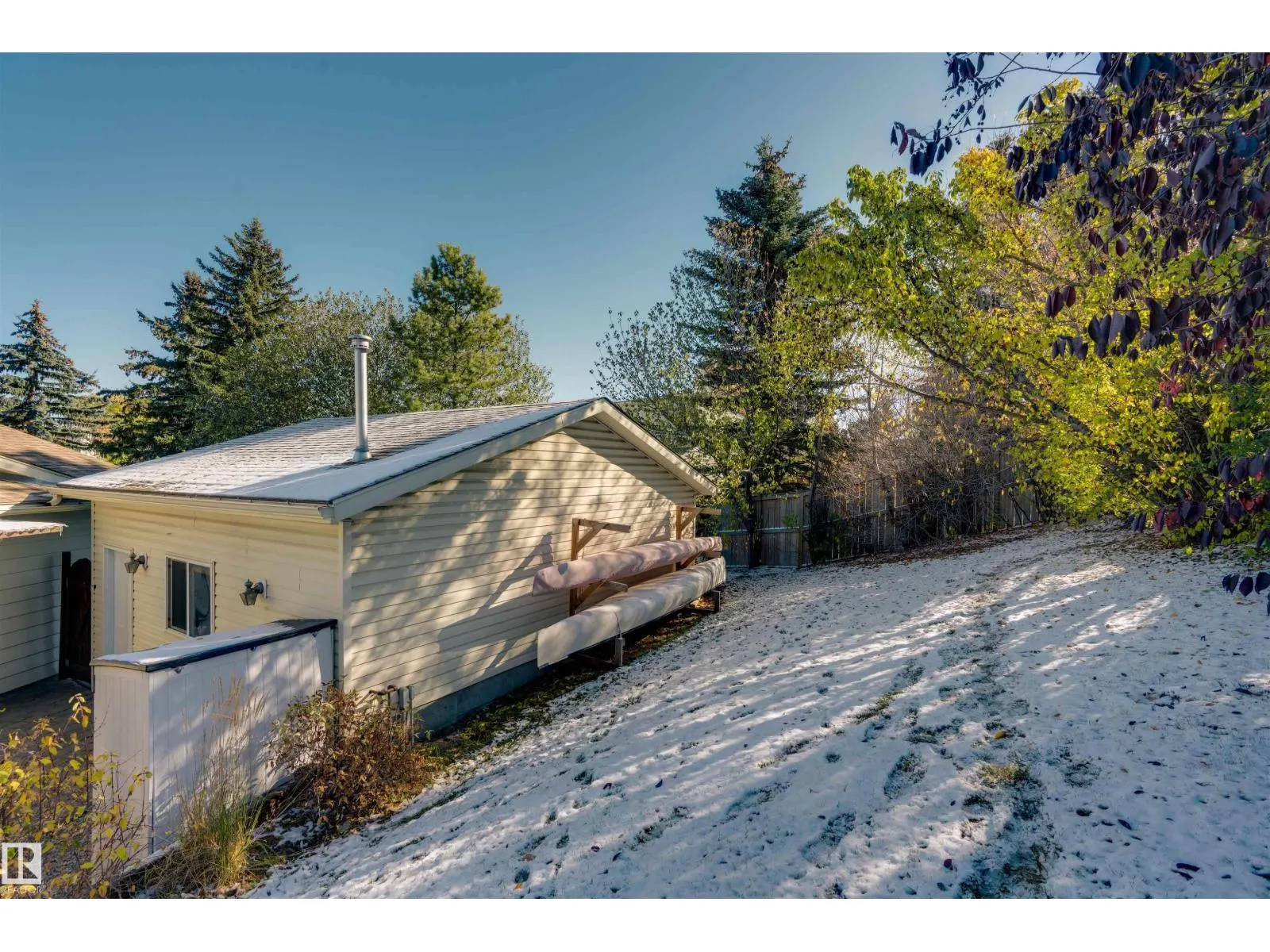 232 Rachview PL NW