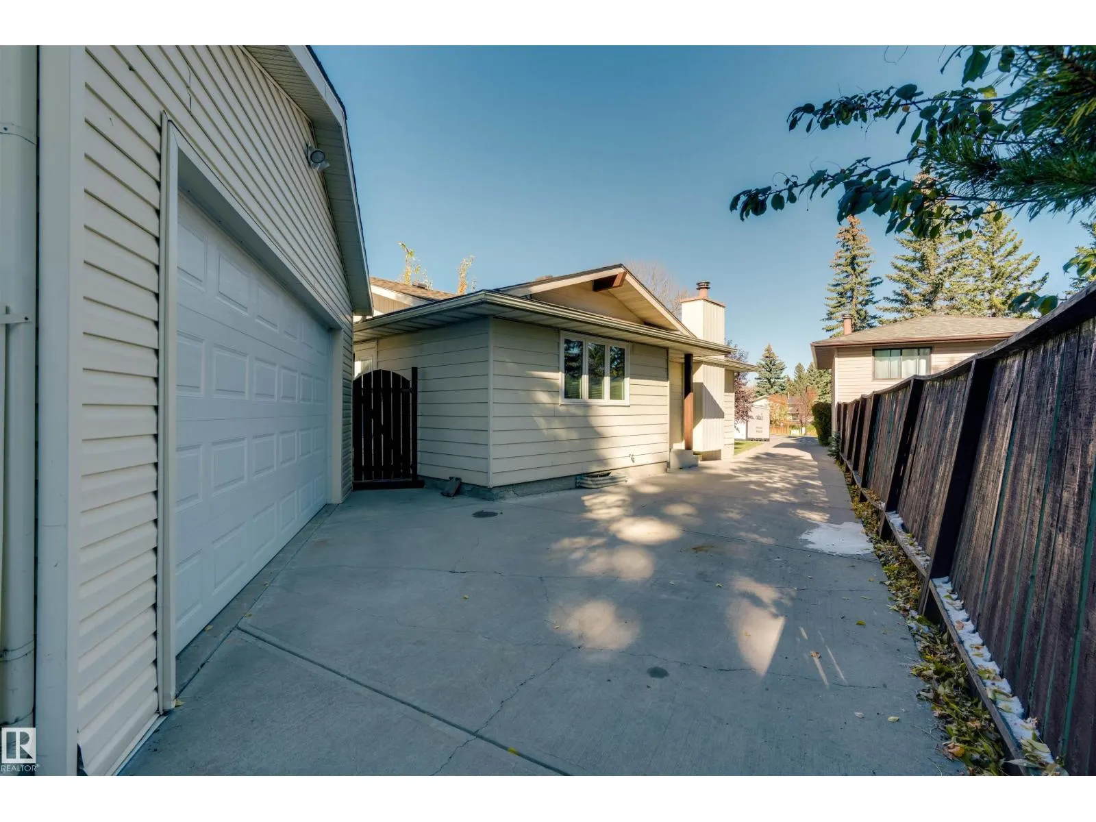 232 Rachview PL NW