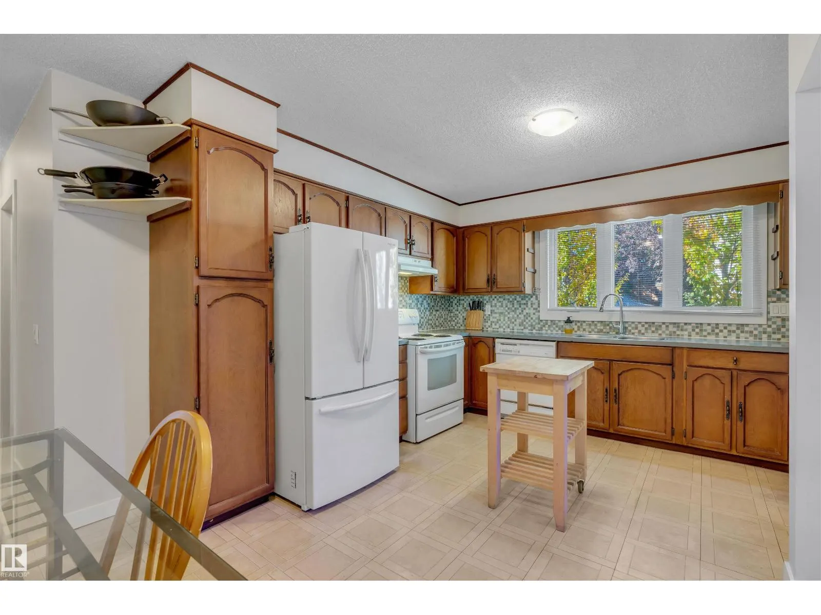 232 Rachview PL NW