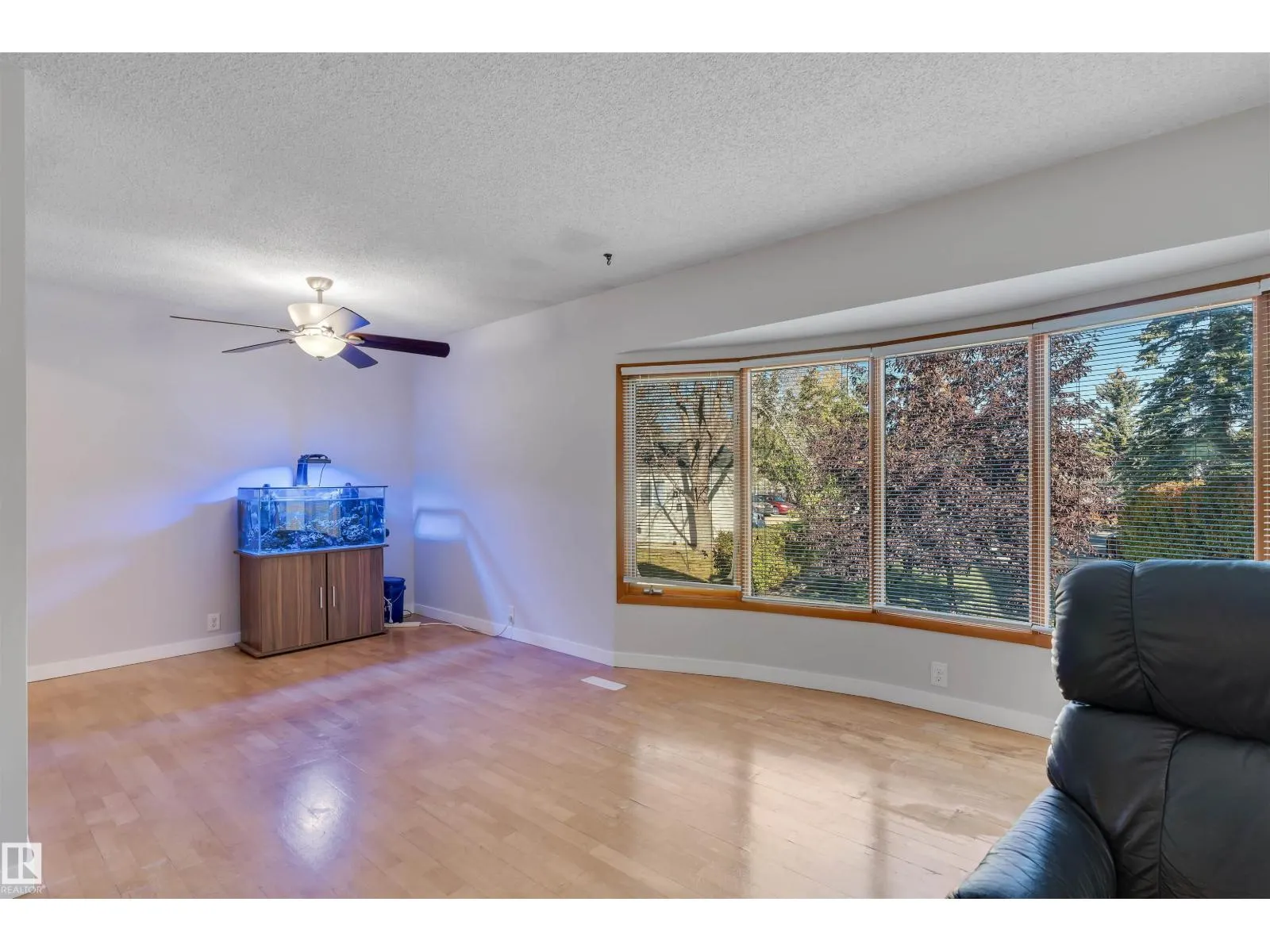 232 Rachview PL NW