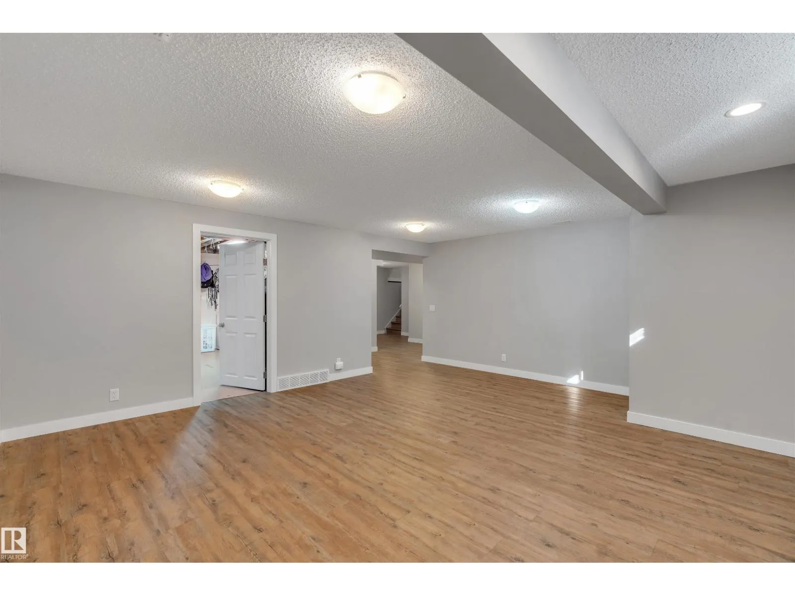 232 Rachview PL NW