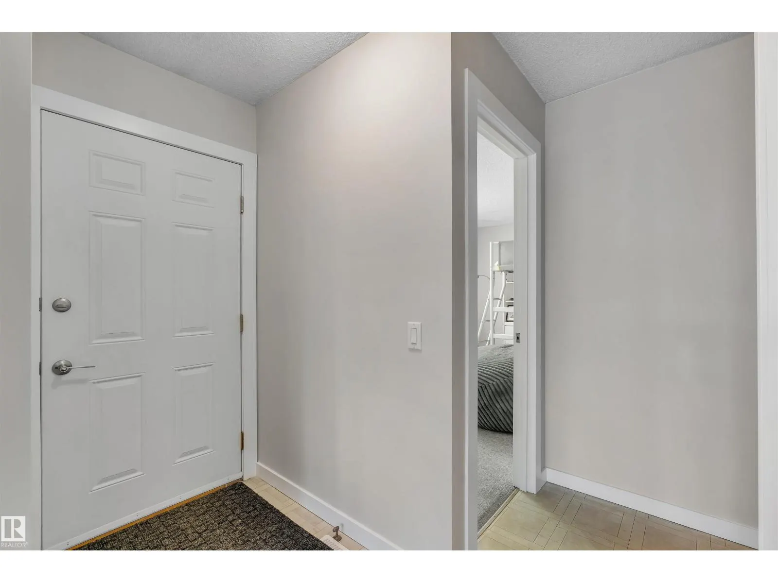 232 Rachview PL NW