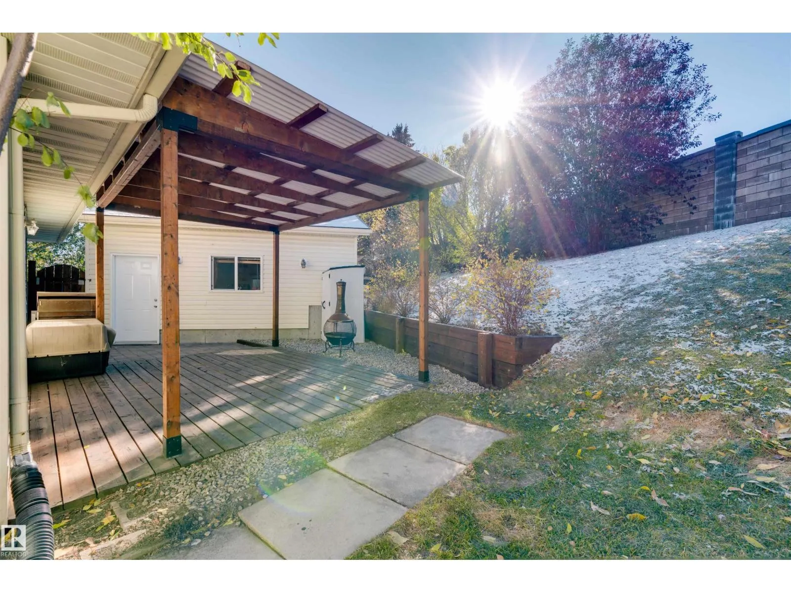 232 Rachview PL NW