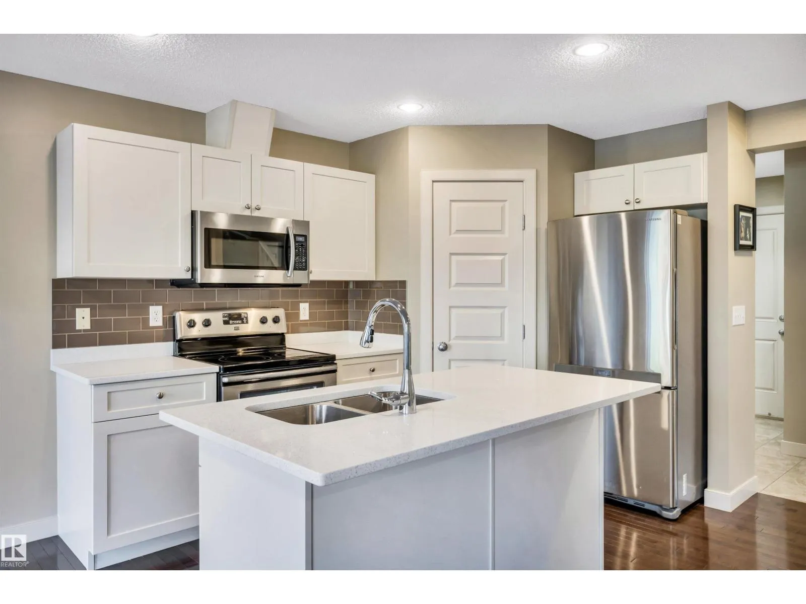 1690 CUNNINGHAM WY SW