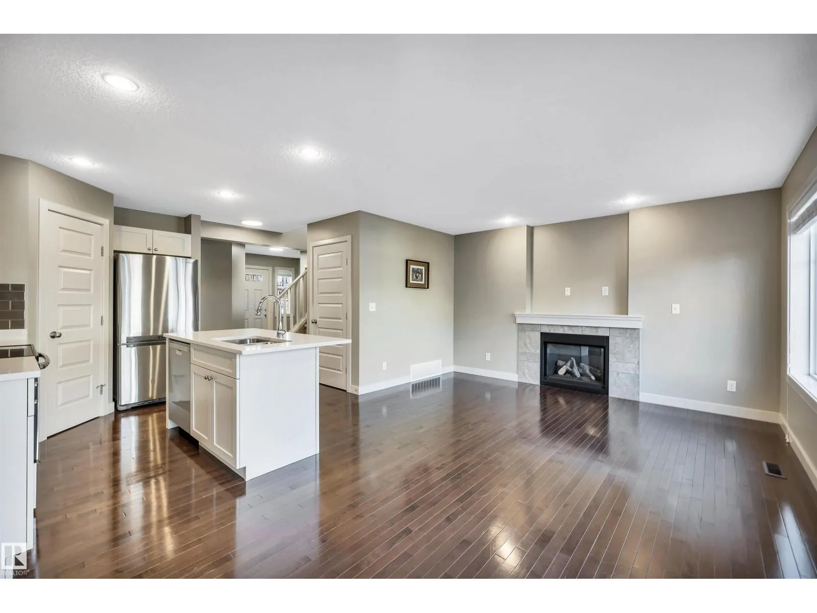 1690 CUNNINGHAM WY SW
