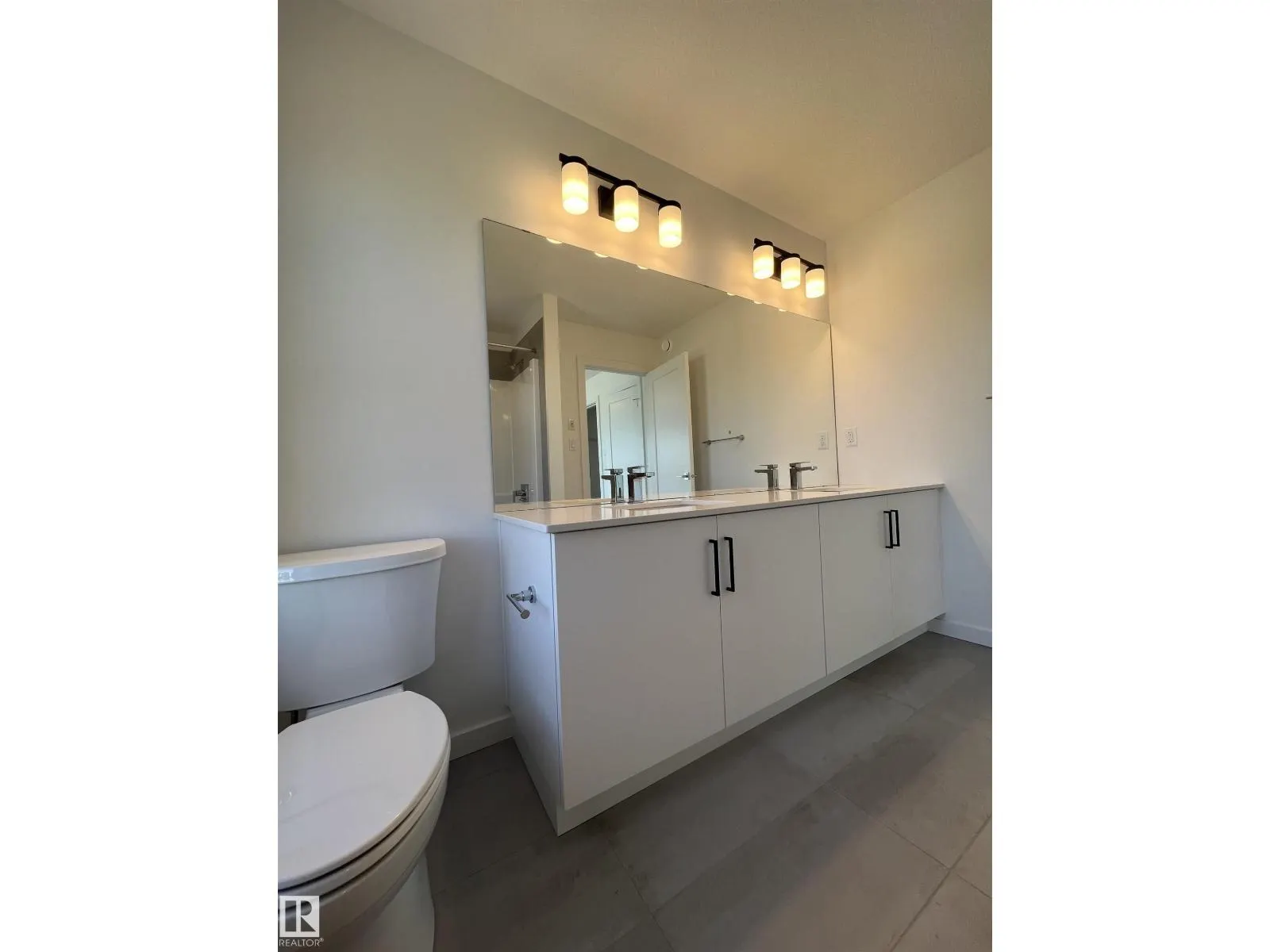 #4 5 RONDEAU DR